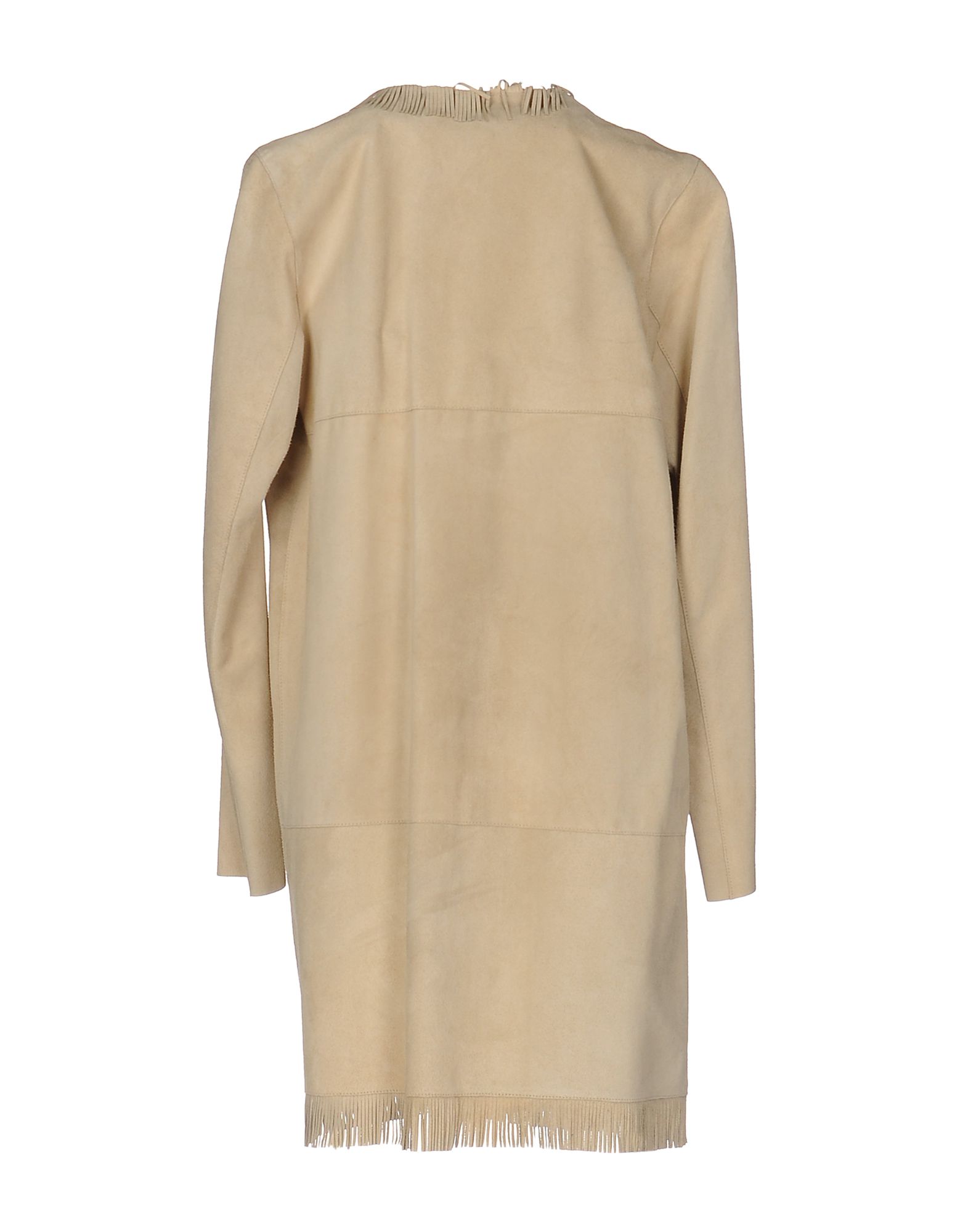 Необычное пальто из верблюжьей шерсти  одетое на модель
